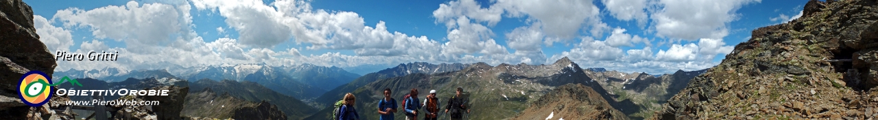 44 Vista panoramica verso Presanella-Adamello, . Ponte di Legno, Corno Tre Signori..jpg